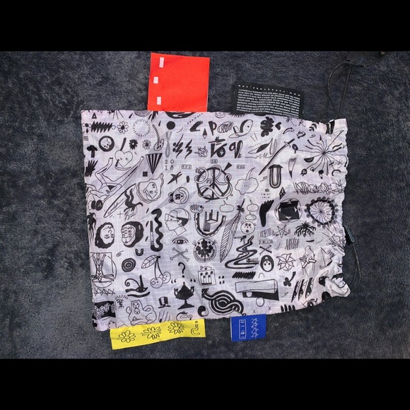 KARA NYC Biker wallet with XL chain - Picture 10 of 12